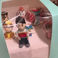 Here are the Paw Patrol fondant toppers, all boxed up and ready to go. Creating a full set like this, with Ryder and all the pups, takes several days but the result is always worth it.