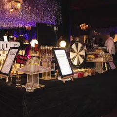 The perfect addition to any multi-day celebration: the Hangover Bar. This setup includes detox water, flavored kombucha, and other remedies to help your guests feel refreshed and ready for the next event.