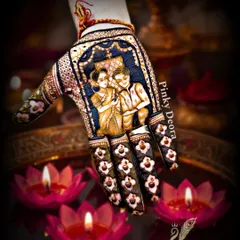 A beautiful portrait of a couple, framed by intricate patterns and delicate finger designs. This is the kind of art that turns an occasion into a lifelong memory, and I teach the techniques to achieve this level of detail.