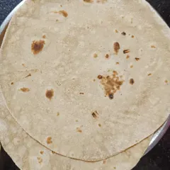 A stack of freshly made chapatis, ready to be packed. I ensure they are soft and stay that way until you are ready to eat your meal.