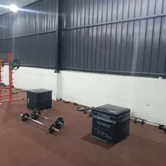 Our Ghaziabad venue also includes a dedicated gym area with plyoboxes and weights, so you can work on your strength and conditioning right where you play.