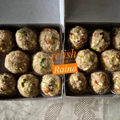 A box of my popular Oats Makhana Laddoos. These combine the goodness of oats with protein-rich makhana (fox nuts), almonds, cashews, and pistachios, all sweetened with jaggery for a modern, healthy twist on a classic.