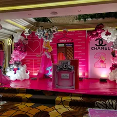 Another angle of the glamorous princess birthday stage. The combination of chrome and pastel balloons with custom props creates a rich, picture-perfect setting for the celebration.
