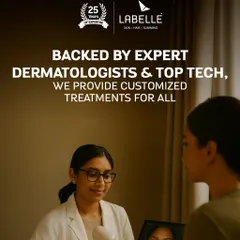 Every treatment plan is backed by our team of expert dermatologists and the latest in wellness technology. Here you can see a personalized consultation in progress, where we analyze your specific needs to create a customized and effective treatment for you.
