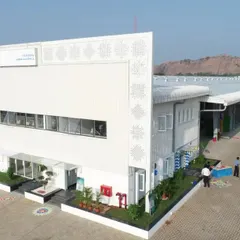 The main building of the Ashok Leyland factory features clean lines and subtle cultural motifs on the facade, reflecting a blend of modern industrial design and local heritage. This demonstrates our ability to create functional yet aesthetically considered industrial spaces.