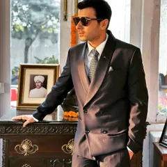 Styling actor Divyenndu, known as Munna Bhaiya, for a promotional event. I chose a sharp, classic double-breasted suit to give him a powerful and sophisticated look that reflects his on-screen persona.