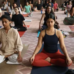 The energy of a room full of people breathing and moving together is powerful. This is from our incredible weekend workshop with the legendary Eddie Stern, where we all came together to learn and grow. This is the community and connection that is at the heart of The Shala.