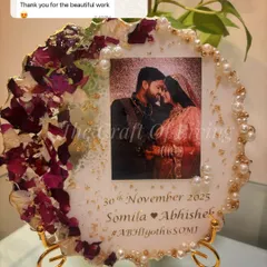 "Thank you for the beautiful work." A simple message of gratitude from a happy client, shown with their custom resin plate featuring preserved petals and their wedding photo.