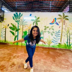 Some happy moments from a project in Chitradurga. We loved working on this tropical mural in such a beautiful, open setting.