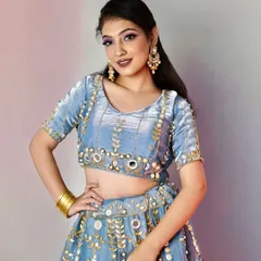 This is a full look that I teach in my professional makeup course. Enroll now to learn how to create stunning looks like this, from mastering the base to advanced eye techniques.