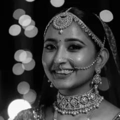 Here is one of our beautiful brides, Chandrika, on her wedding day. This image captures the joy and confidence that comes from wearing jewellery that feels truly personal and perfectly complements the moment.