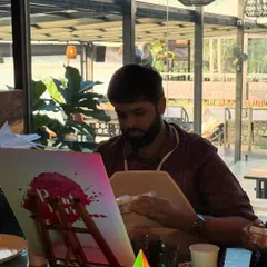 A closer look at the birthday setup at The Yard in Bangalore. We bring everything needed for a guided painting session, from easels and canvases to paints and brushes, turning any space into a creative studio.