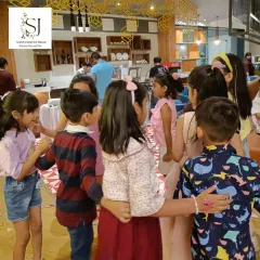 The kids had a wonderful time at this unicorn-themed party. I arranged for a game coordinator who led them in fun, interactive games that got everyone playing together.