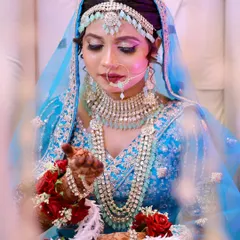 The complete Nikkah look. The multi-layered jewellery and soft makeup create a look of pure grace and elegance.