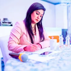 Those 15 minutes before a show are crucial. I take this time to write my final notes, channel my energy, and motivate myself.