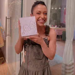 The pure joy on Liza Koshy's face says it all! I made this custom portrait of her and her mom as a last-minute birthday gift, and her reaction was just everything. Seeing someone this happy with my art is why I do what I do.