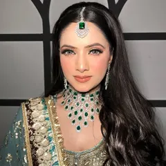 A perfect portrait of the client, looking like a modern-day princess in her elegant attire.