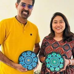 A father-daughter duo who joined my Mandala workshop together! It was wonderful to see them bonding over this creative and mindful activity.