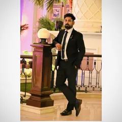 A photo from an event, reflecting on the nature of my work. I see myself not just as an artist, but as an artisan, someone who hones a craft with dedication and skill. It's a distinction that defines my approach to every story I tell.