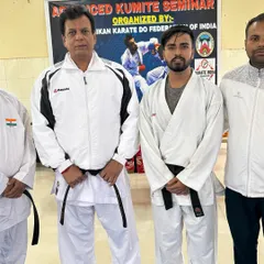 With Hanshi Bharat Sharma ji and other senior coaches at an advanced kumite seminar. We are grateful for his guidance and mentorship.