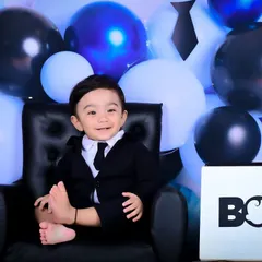 Meet the new boss! The 'Boss Baby' theme is a super fun and popular choice for first birthdays. I style the entire setup with a miniature suit, chair, and themed props to capture your little one's big personality.