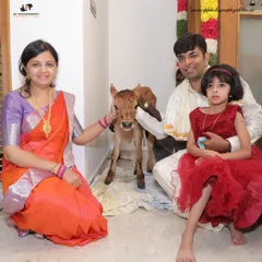 The Gau Pooja (cow worship) is an important part of a Griha Pravesh ceremony. We document these unique and significant traditions with cultural sensitivity and care.