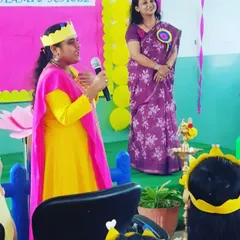 Here you can see a participant sharing her thoughts during my health talk at the E Narayana Techno School. I always encourage interaction and make sure everyone feels comfortable asking questions and sharing their experiences.