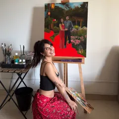 Give me a brush and I’m a happy girl. Here I am working on a custom oil painting for a lovely couple, capturing their memory in a garden setting. It's a privilege to bring people's stories to life on canvas.