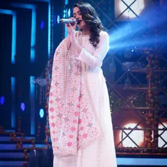 One of my favorite looks from the show, performing a classic melody. I love dressing up for traditional-themed events and weddings.