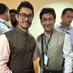 It was a privilege to collaborate with Aamir Khan and the Paani Foundation. Here I am with him, discussing the giant puppets we designed to tell the powerful story of farmers' struggles and triumphs at the Farmer Cup 2023.