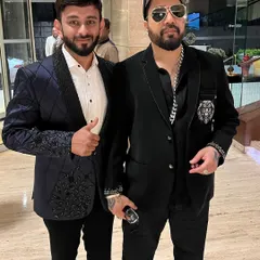 Another shot with Mika Singh, capturing the post-event buzz. My experience includes managing the flow of large scale music events and artist interactions.