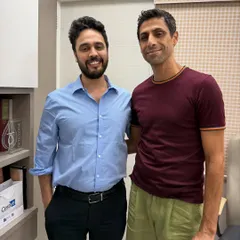 A fanboy moment with one of India's finest cricketers, Ashish Nehra. It was a pleasure to host him at the clinic and discuss his hair care needs.