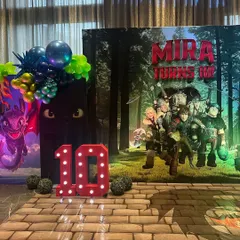The impressive 'How to Train Your Dragon' decor for Mira's 10th birthday, where we catered a feast fit for little Vikings.