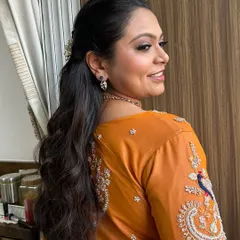 The bride is all glammed up and ready for her Lagan Lakhan ceremony. I created a soft smokey eye with a warm, glowing complexion to kick off her wedding festivities.