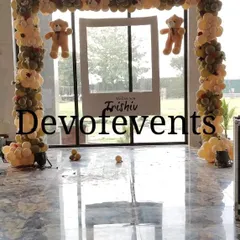 A great entrance sets the tone for the entire event. For this first birthday, I designed a custom teddy bear themed balloon arch that also served as a fun photo booth, complete with a giant polaroid frame for capturing memories.