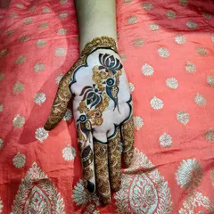A still shot of the modern bird and lotus design. This artistic and unconventional pattern is perfect for someone looking for something unique.