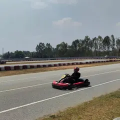 A new driver gets their first taste of the open track at Meco Kartopia. Our Level 1 program is all about building fundamental skills like kart control and understanding the layout of the circuit.