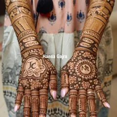 The full view of the bride's sister's mehendi, complete with family initials. Every element was crafted with pure emotion to celebrate her love for her family on this important day.