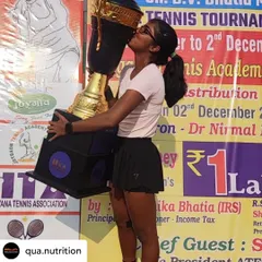 The sweet taste of victory! It's an absolute joy to see my client, Sandeepti Singh Rao, celebrating her win at the AITA Women's Tennis Tournament. For young athletes, a solid nutrition plan is the foundation for future growth, ensuring they have the energy for grueling matches and the nutrients for recovery.