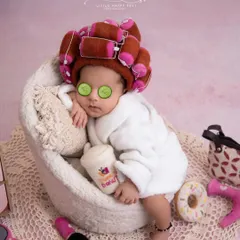 "Main Heroine Hoon!" This little diva is enjoying a full spa day, complete with cucumber slices and hair rollers. It's a funny, creative, and completely unique theme.