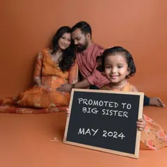 The best promotions are the ones that come with lots of love. Capturing the excitement of a soon-to-be big sister is one of my favorite parts of a growing family photoshoot.