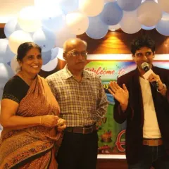 It's an honor to share the stage with the elders of the family. I make sure to interact with guests of all ages, creating special moments that everyone will remember.