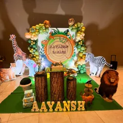 An identical shot of the complete jungle safari setup, showing how all the elements create an exciting and immersive environment.
