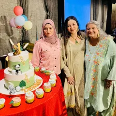 It was an absolute honor to create this jungle-themed first birthday cake and matching cupcakes for actress Gauahar Khan's son, Zehaan. Working with families to celebrate such precious milestones is one of the most rewarding parts of what I do.