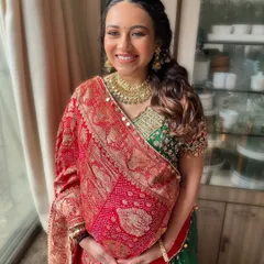 A beautiful portrait of my best friend Ushma at her baby shower. We went for a very clean, 'no makeup' makeup look to let her pregnancy glow shine.