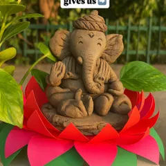 A beautifully sculpted eco-friendly Ganesha idol, made by one of our students. Our workshops focus on both the artistic process and the important teachings of Ganesha.