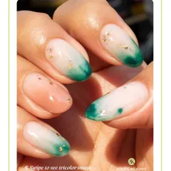 An abstract and elegant patriotic design, with a soft green watercolor effect on the tips and delicate gold foil accents for a touch of sparkle.