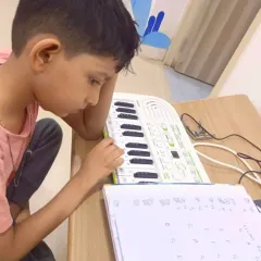 That moment of confusion when trying to figure out which note to play next. Music theory can be challenging, but we are always there to guide our students through it with patience.