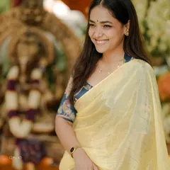 The joy of celebrating festivals in a saree that feels just right. Likitha’s smile says it all. This saree is perfect for a Ganesha pooja or any family gathering.
