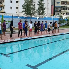 We were so grateful to host the AIESEC group for their event. Here they are, lined up and ready to dive into an afternoon of fun and team-building activities at our Wilson Garden pool.